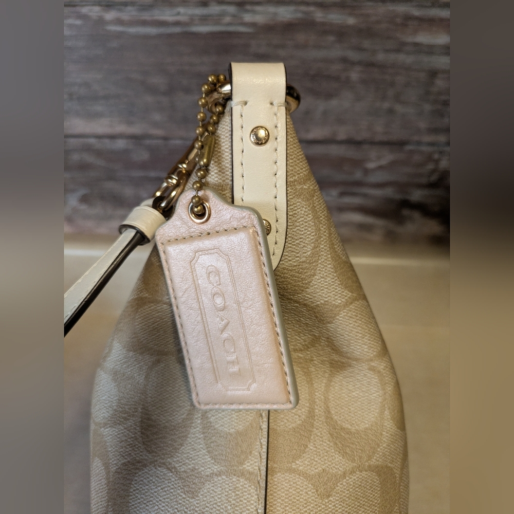 Coach 87826 Gorgeous Abby Crossbody/Shoulder Bag Like New - Picture 9 of 16
